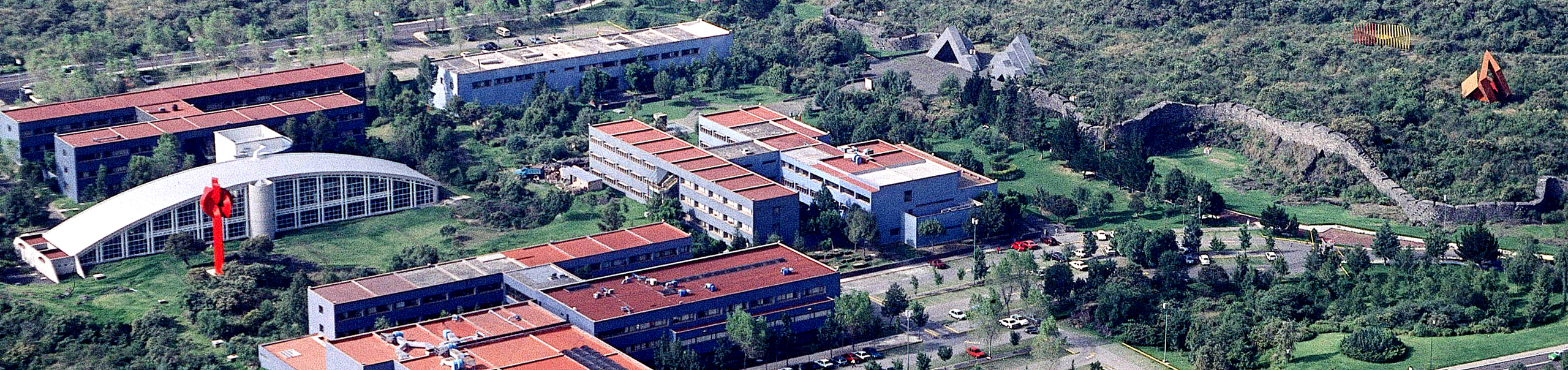 Fotografía aérea del Instituto de Investigaciones Estéticas, UNAM